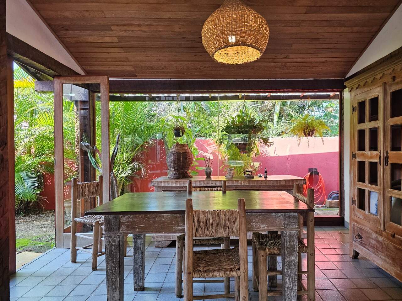Casa a venda, 3 quartos, 3 suítes, 4 vagas, Manguinhos – Armação dos Búzios/RJ