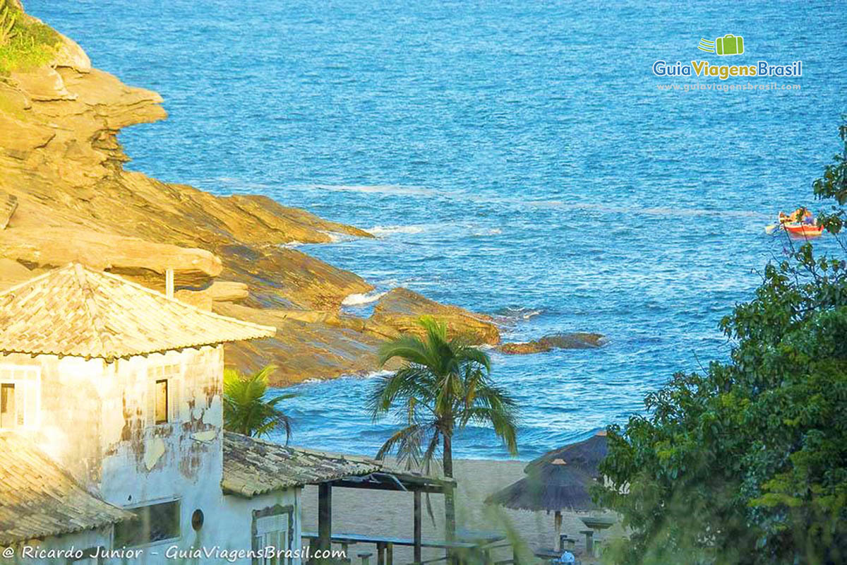 Praia das Caravelas