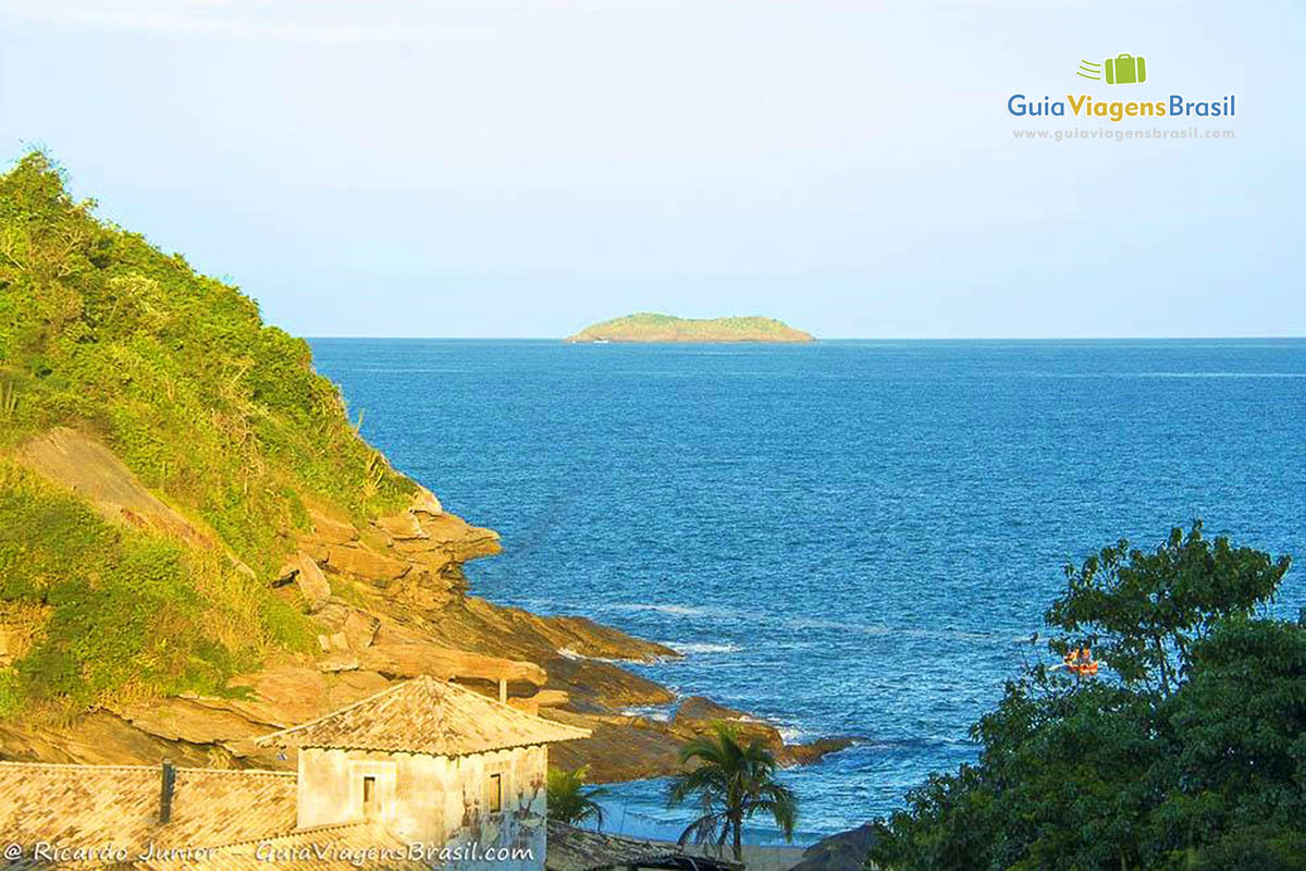 Praia das Caravelas