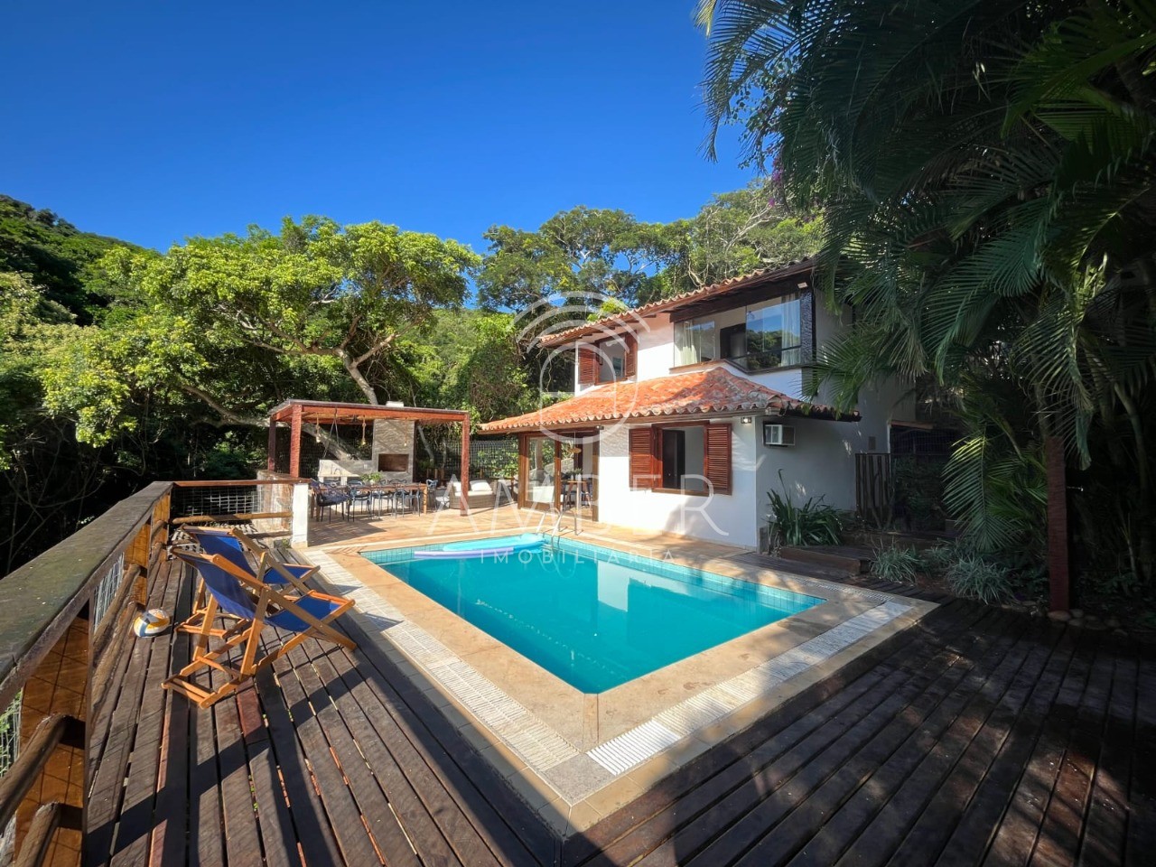 Casa à venda, 3 quartos, 2 suítes, 2 vagas, 200 m², Ferradura – Armação dos Búzios/RJ