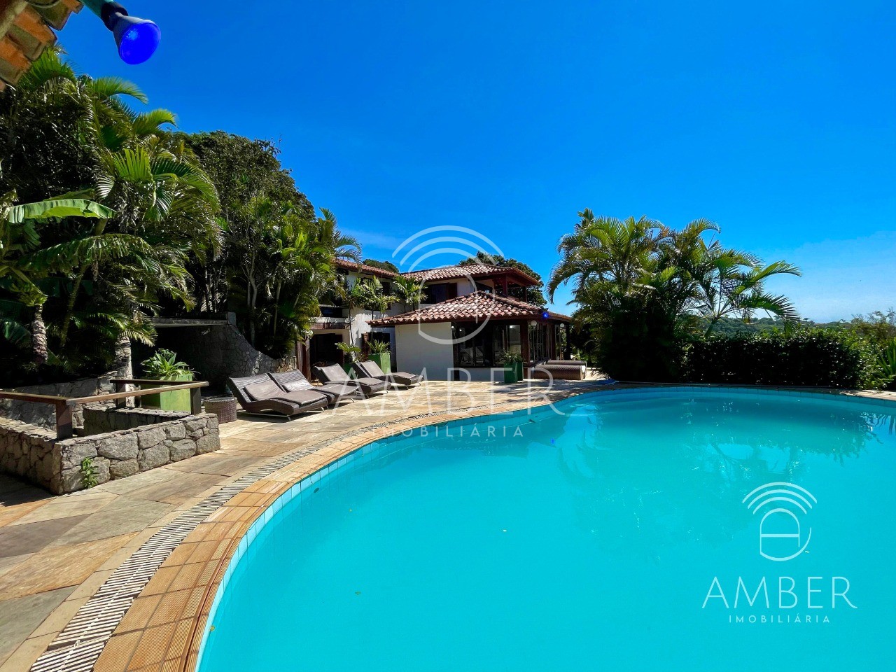 Casa à venda, 4 quartos, 4 suítes, 2 vagas, 340 m², Ferradura – Armação dos Búzios/RJ
